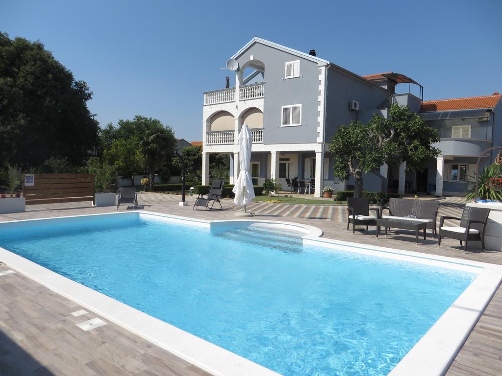 Banic Apartments With Pool Biograd Na Moru Habitación foto