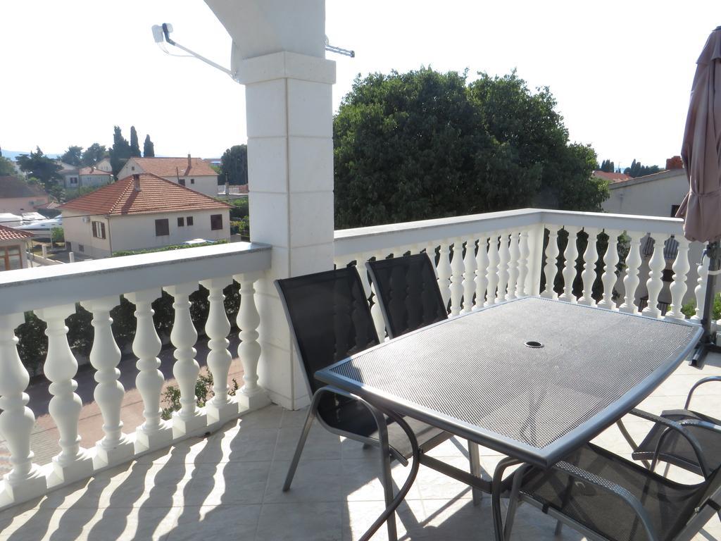Banic Apartments With Pool Biograd Na Moru Habitación foto