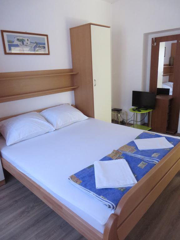 Banic Apartments With Pool Biograd Na Moru Habitación foto
