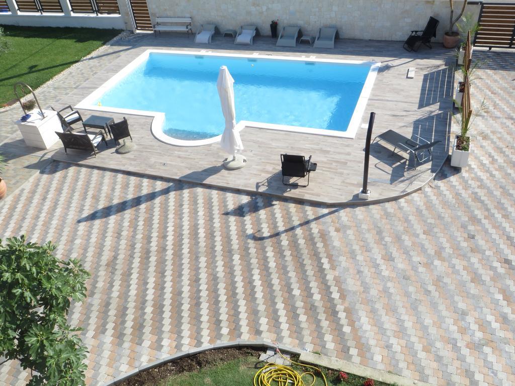 Banic Apartments With Pool Biograd Na Moru Habitación foto