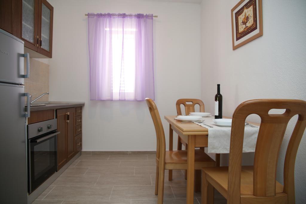 Banic Apartments With Pool Biograd Na Moru Habitación foto